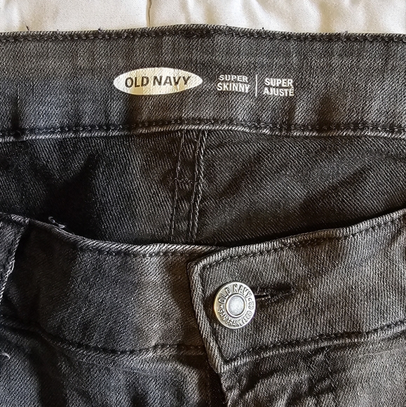 Old Navy Super Skinny Faded Black Jeans Size: 8 - Picture 3 of 3